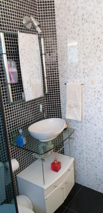 A 250m Da Da Enseada Apartment *